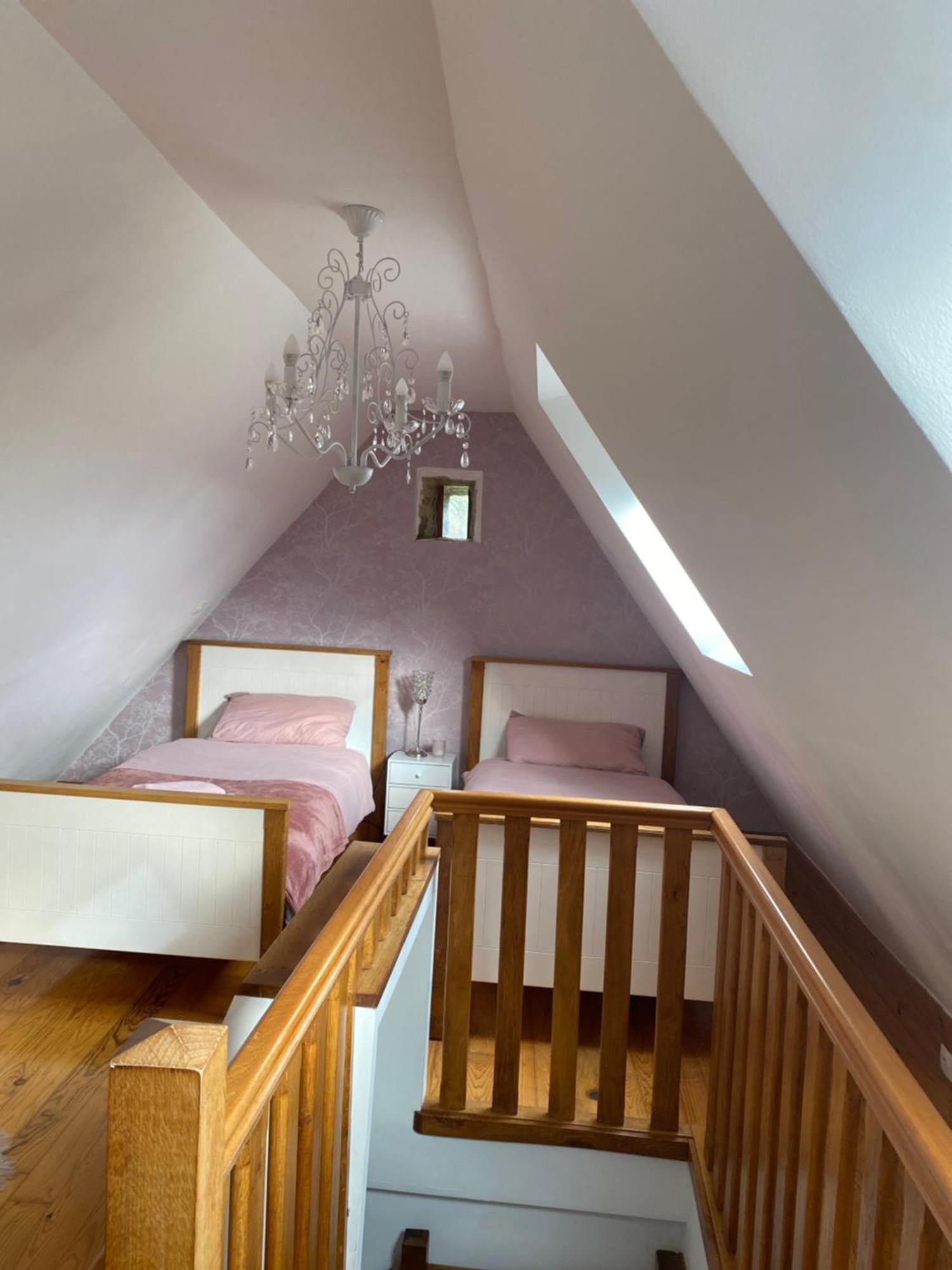 The Gingerbread House Cottage Beauficel Extérieur photo