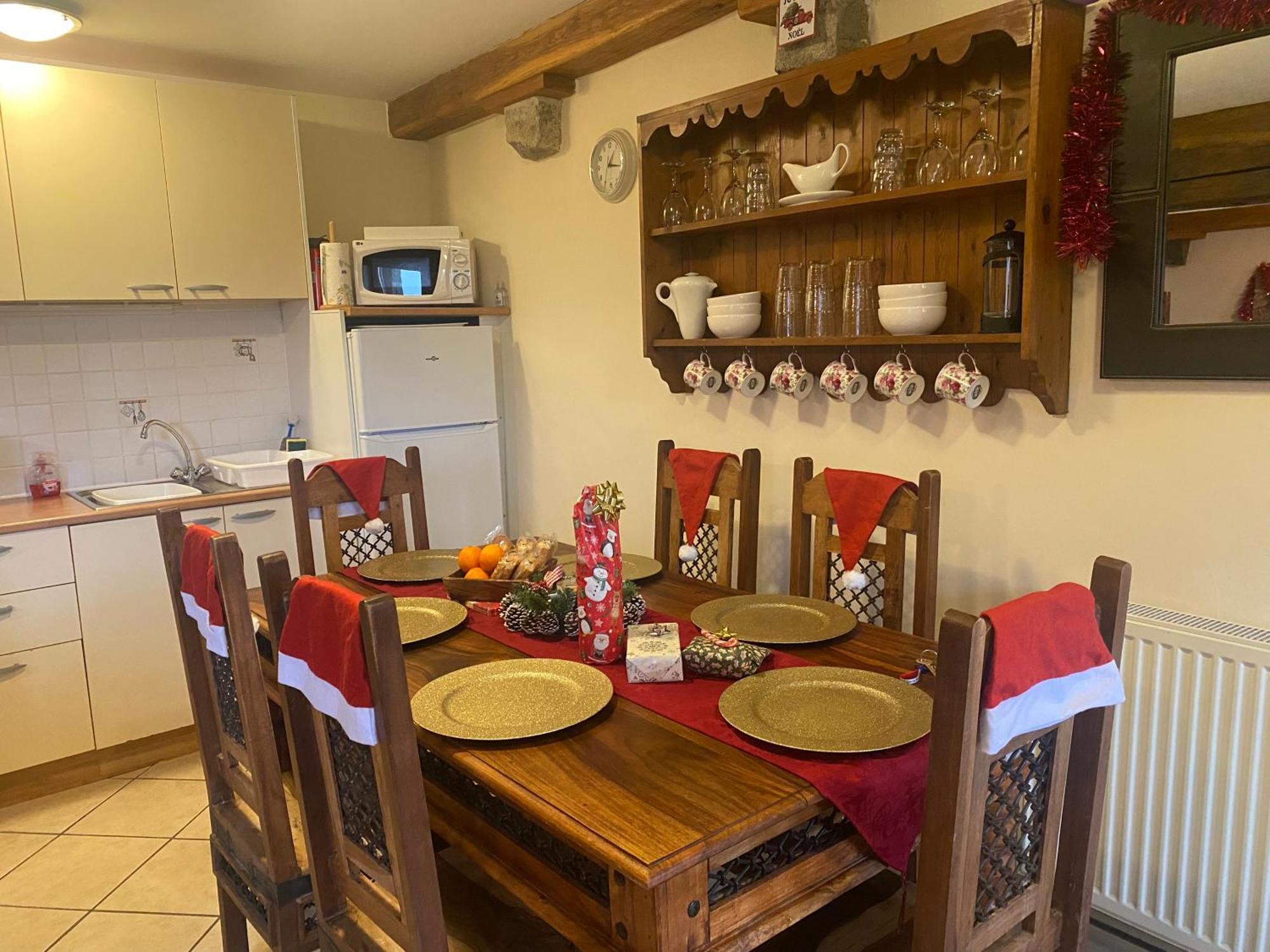 The Gingerbread House Cottage Beauficel Extérieur photo