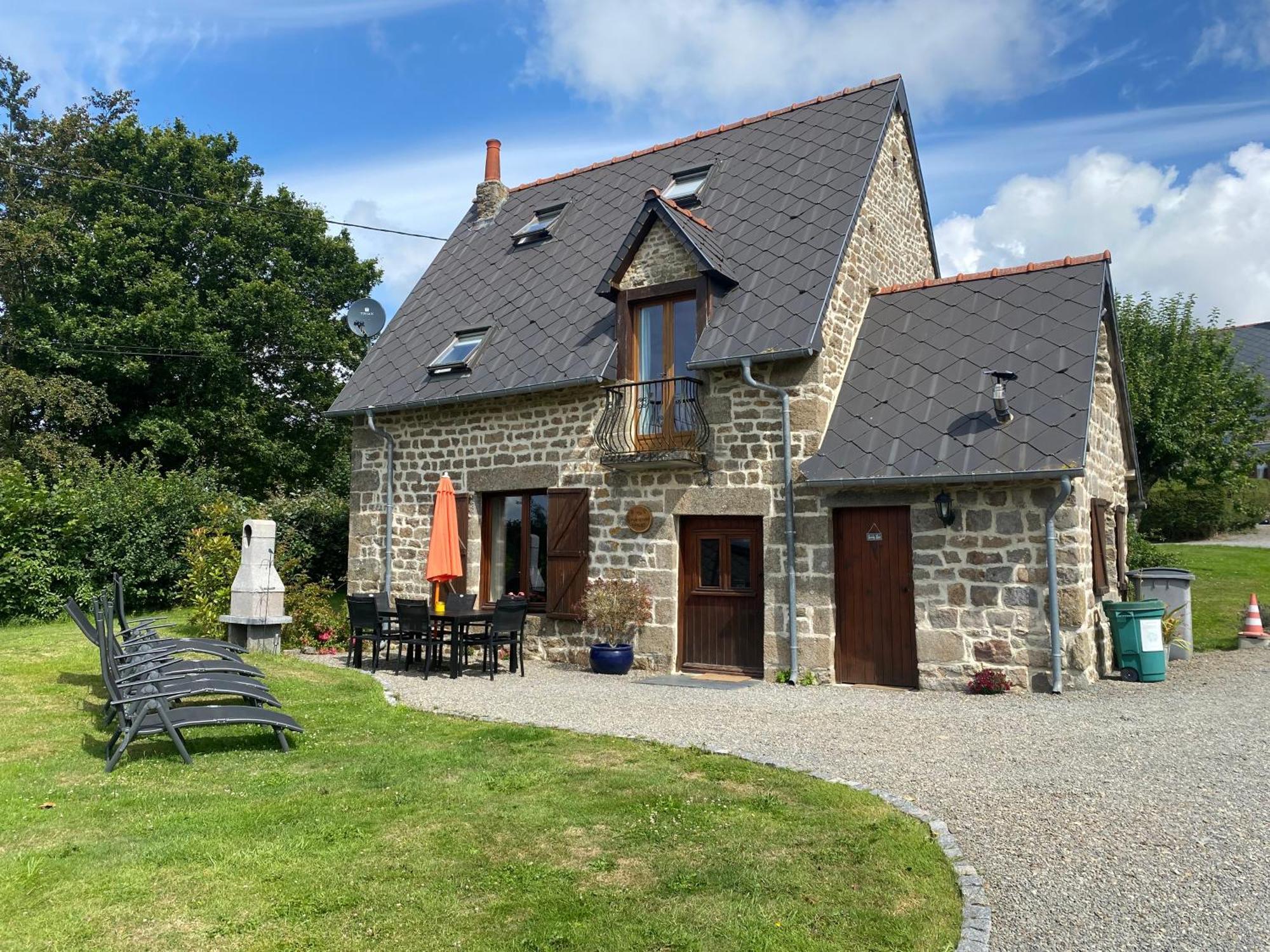 The Gingerbread House Cottage Beauficel Extérieur photo